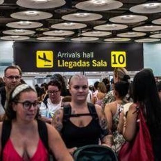 Migranti, Viminale proroga di 15 giorni controlli a frontiere con la Spagna Migranti, Viminale proroga di 15 giorni controlli a frontiere con la Spagna
