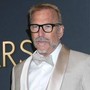 Kevin Costner, costumi non pagati per 440mila dollari: citato in giudizio