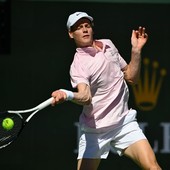 Sinner batte Medvedev e vince per la prima volta a Indian Wells Sinner batte Medvedev e vince per la prima volta a Indian Wells