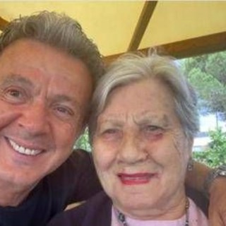 Pupo, morta la mamma Irene: "Volata in cielo con una parte di me" Pupo, morta la mamma Irene: "Volata in cielo con una parte di me"
