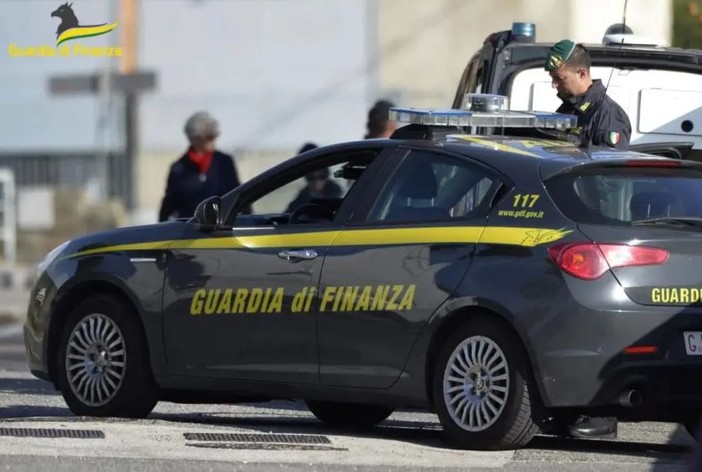 Furti d’auto e riciclaggio, 13 misure cautelari nel foggiano