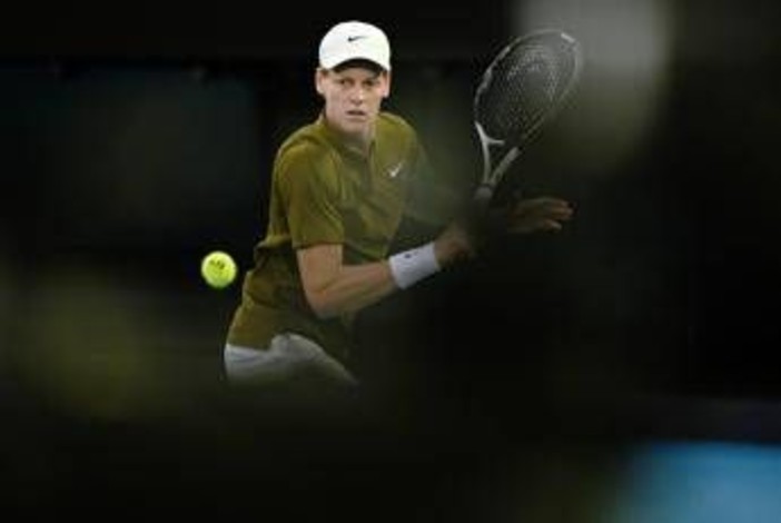 Sinner spreca, Djokovic è eterno: Nole elimina Jannik e raggiunge Alcaraz in finale Sinner spreca, Djokovic è eterno: Nole elimina Jannik e raggiunge Alcaraz in finale