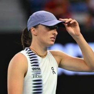 Australian Open, Swiatek perde e chiede privacy: "Siamo animali allo zoo?" Australian Open, Swiatek perde e chiede privacy: "Siamo animali allo zoo?"