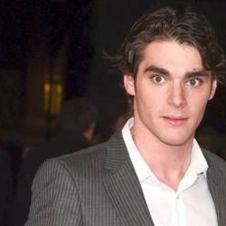 RJ Mitte, il toccante post di Bryan Cranston per la morte del figlio in 'Breaking Bad' RJ Mitte, il toccante post di Bryan Cranston per la morte del figlio in 'Breaking Bad'