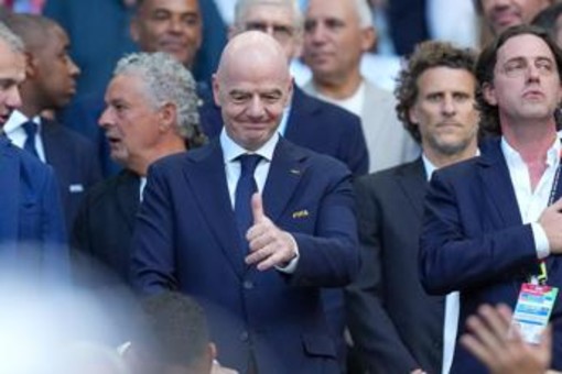 Mondiali, Infantino e il torello con le leggende del Brasile