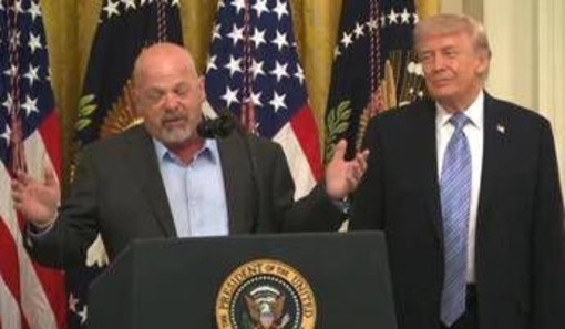 Trump, show alla Casa Bianca con la star di 'Affari di famiglia'