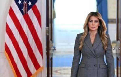 Vittime Epstein contro Melania: "Protegge i potenti e scarica su di noi" Vittime Epstein contro Melania: "Protegge i potenti e scarica su di noi"