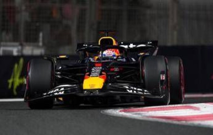 Gp Abu Dhabi, Verstappen in pole davanti a Norris. La griglia di partenza Gp Abu Dhabi, Verstappen in pole davanti a Norris. La griglia di partenza