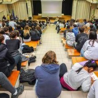 Sport, concluso progetto realizzato da Amazon insieme agli atleti del Cip nelle scuole italiane Sport, concluso progetto realizzato da Amazon insieme agli atleti del Cip nelle scuole italiane